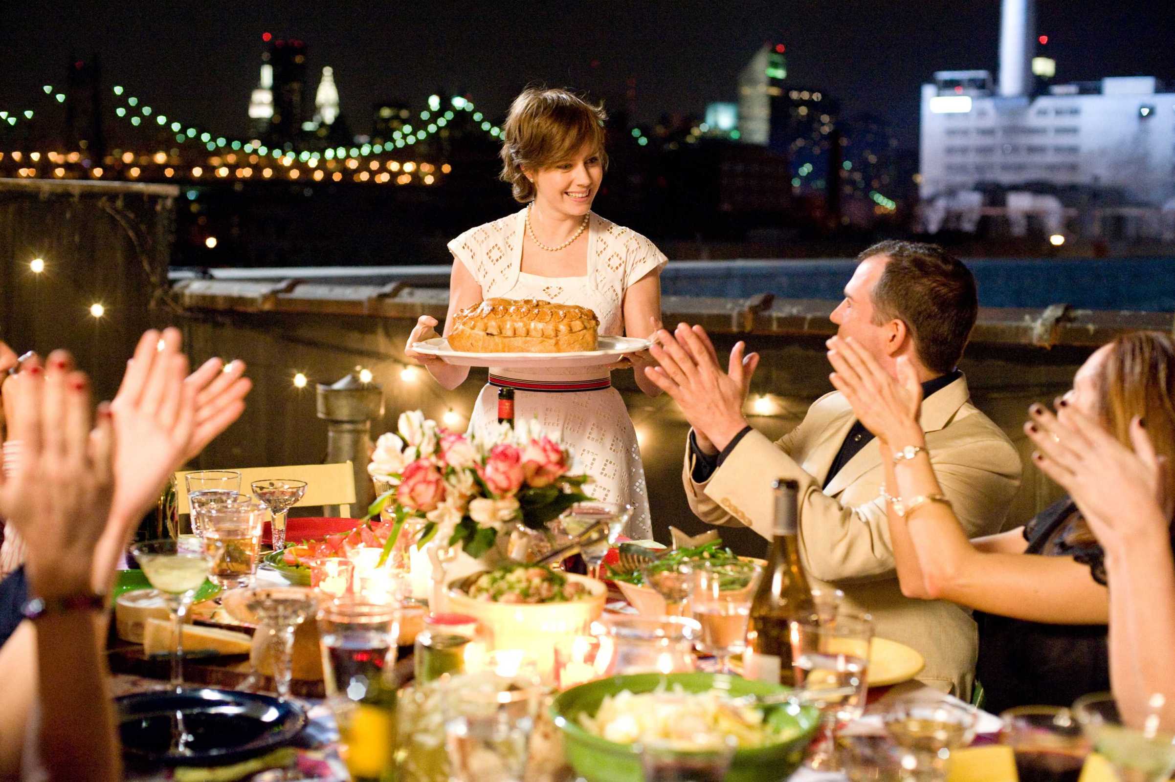 Amy Adams as "Julie Powell" in Columbia Pictures' Julie & Julia.